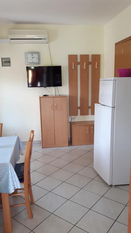 Apartment Krizanovic Malinska Exteriör bild